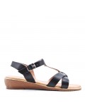 Flat sandals in faux leather for women