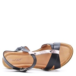 Flat sandals in faux leather for women