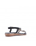 Flat sandals in faux leather for women