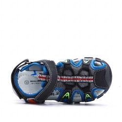 Child sandal with scratch