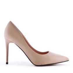 Leatherette pump with heels