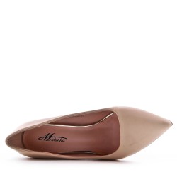 Leatherette pump with heels