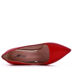 Leatherette pump with heels