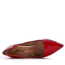 Leatherette pump with heels
