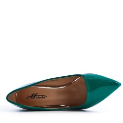 Leatherette pump with heels