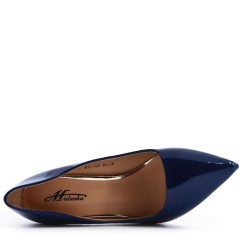 Leatherette pump with heels