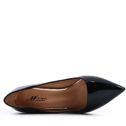Leatherette pump with heels