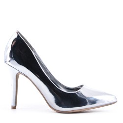 Leatherette pump with heels