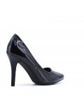 Leatherette pump with heels