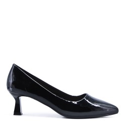 Leatherette pump with heels