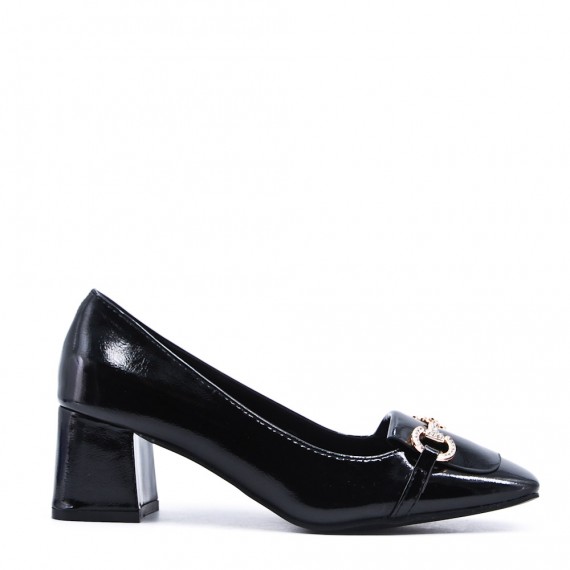 Leatherette pump with heels