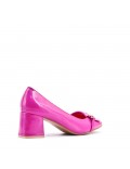 Leatherette pump with heels