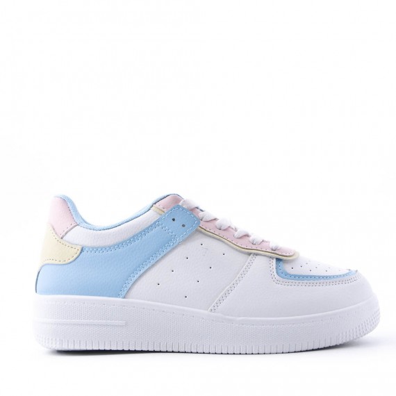 Women's faux leather sneaker