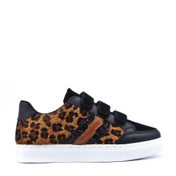 Women's mix-material sneaker without laces