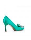 Leatherette pump with heels