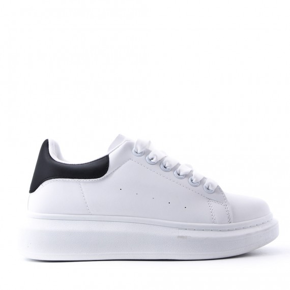 Women's faux leather sneaker