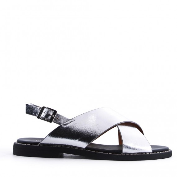 Flat sandals in faux leather for women