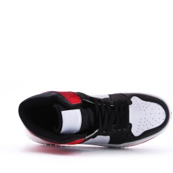 Women's faux leather sneaker