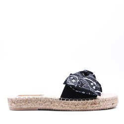 Flat sandals in a material mix for women