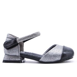 Girl's faux leather sandal