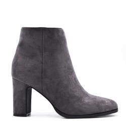 Ankle boot in faux suede