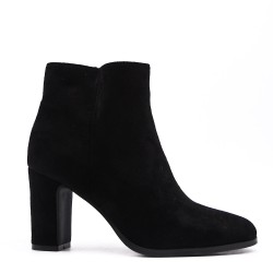 Ankle boot in faux suede