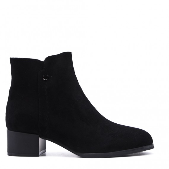 Ankle boot in faux suede