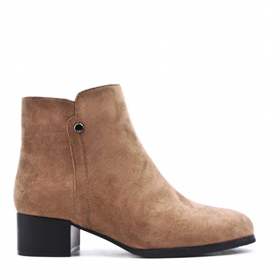 Ankle boot in faux suede