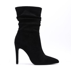 Ankle boot in faux suede