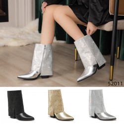 Ankle boot in a mix of materials 