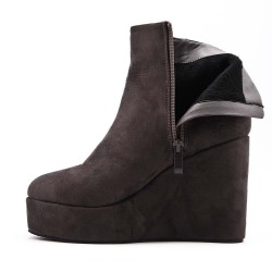 Ankle boot in faux suede