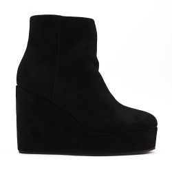 Ankle boot in faux suede