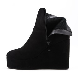 Ankle boot in faux suede