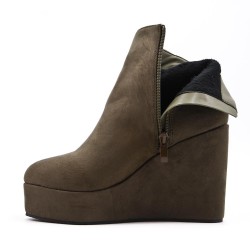 Ankle boot in faux suede