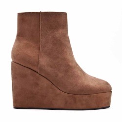 Ankle boot in faux suede