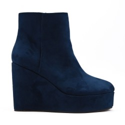 Ankle boot in faux suede