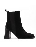 Ankle boot in faux suede