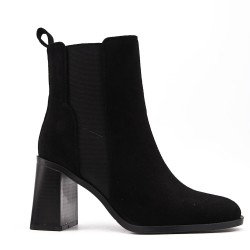 Ankle boot in faux suede