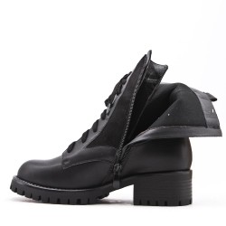 Ankle boot in a mix of materials 