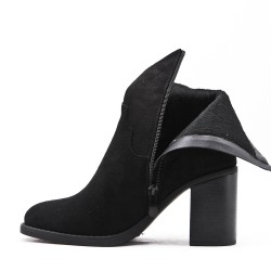 Ankle boot in faux suede