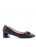 Leatherette pump with heels