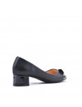 Leatherette pump with heels