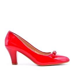 Leatherette pump with heels