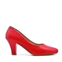 Leatherette pump with heels