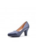 Leatherette pump with heels