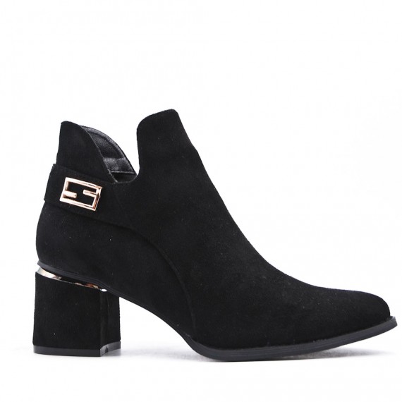 Ankle boot in faux suede