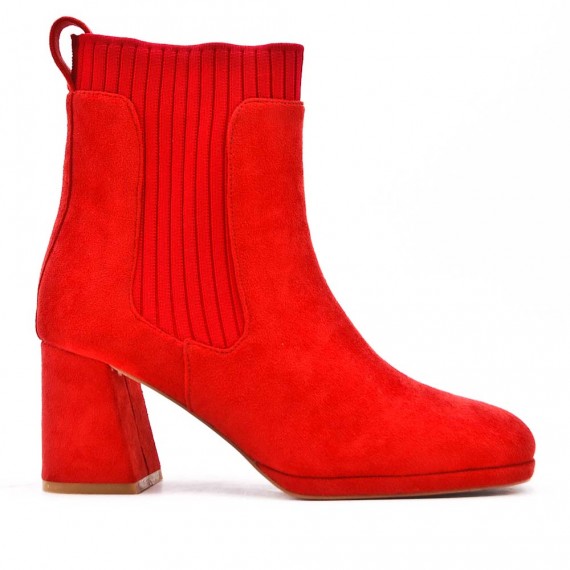 Ankle boot in a mix of materials for autumn and winter