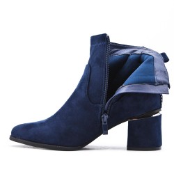 Ankle boot in a mix of materials for autumn and winter