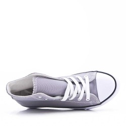 Canvas tennis shoes