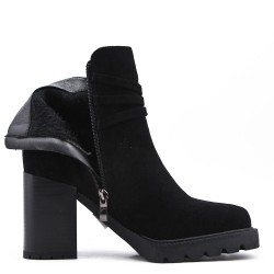 Ankle boot in faux suede